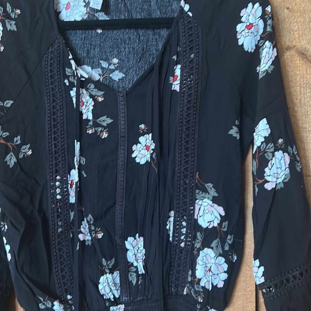 American Rag blouse - Picture 2 of 7